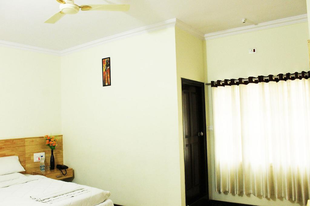 Oyo 1900 Hotel Olive Residency Майсур Номер фото