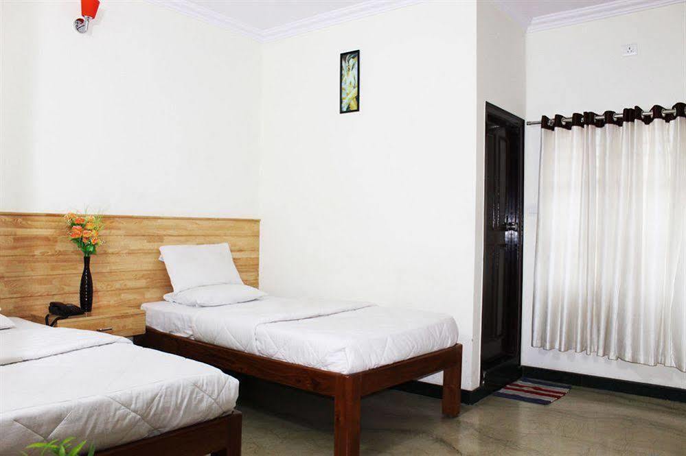 Oyo 1900 Hotel Olive Residency Майсур Экстерьер фото